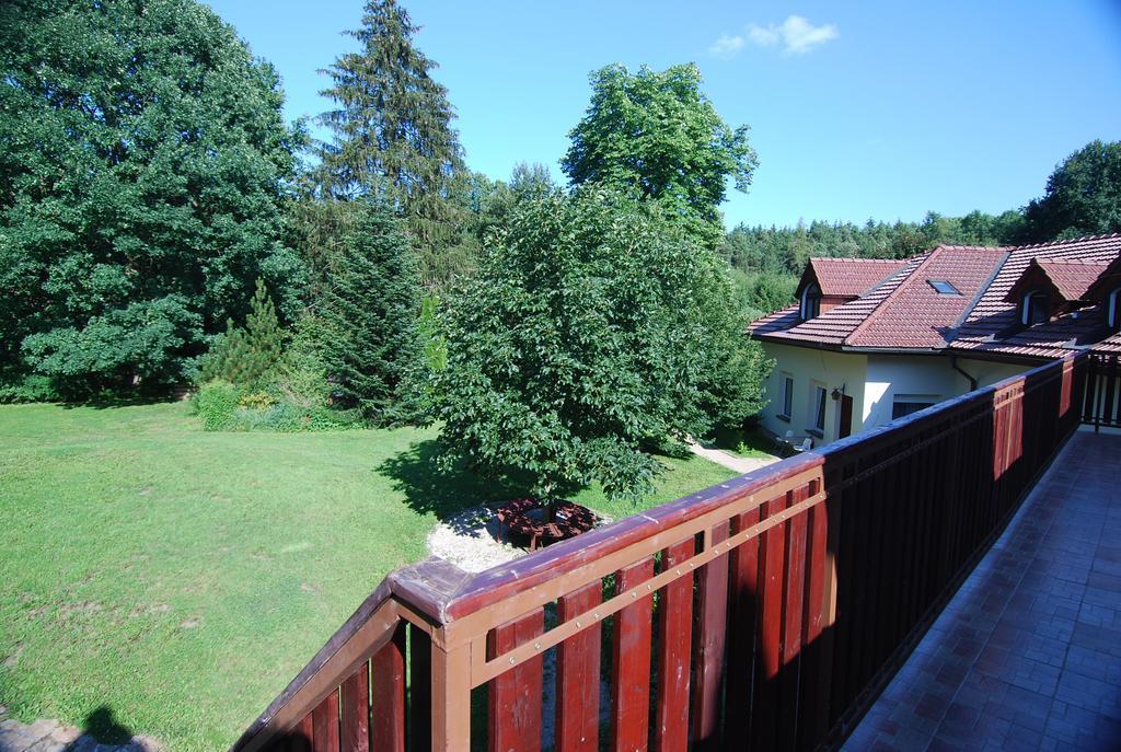 Ivanek Guest House Zvikovske Podhradi Exterior foto